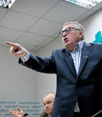 Журналисты просят разобраться с оскорблениями Жириновского
