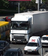 Из-за жары в Украине введено ограничение движения грузовиков
