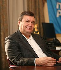 Янукович соскучился по "напряженной, профессиональной работе"