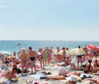 Горсовет Днепра запретил рекламу отдыха в Крыму