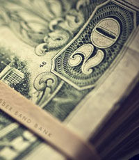 Доллар дешевеет на открытии межбанка