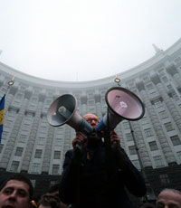 Яценюка консультируют, как провести переворот в Украине