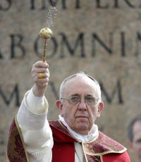 iPad папы римского продали на аукционе
