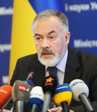 СБУ объявила в розыск Табачника