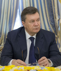 Янукович: война на Донбассе выгодна действующей власти