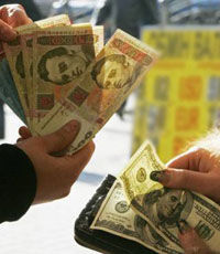 В Украине резко подорожал наличный доллар