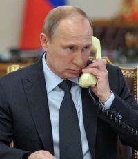 Путин поговорил по телефону с Олландом и Меркель