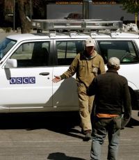 Наблюдателей ОБСЕ в Северодонецке освободили ополченцы, заявил Болотов