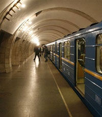 Завтра киевское метро будет работать на час дольше из-за футбола