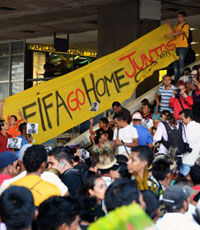 В Бразилии прошла волна забастовок против ЧМ по футболу