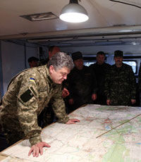 Порошенко: Украина отвела вооружения от линии соприкосновения