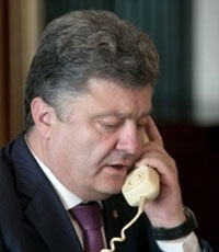 Порошенко и Байден обсудили по телефону ситуацию на Донбассе