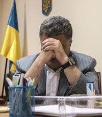 В Одессе повесили чучело Порошенко в окровавленной вышиванке