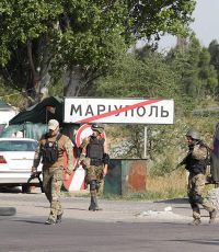 Грузовик украинских силовиков сбил женщину под Мариуполем