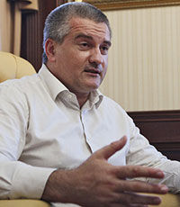 Аксенов призвал крымчан не спешить с возвратом кредитов украинским банкам