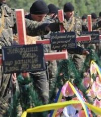 Порошенко отметил наградами 280 военных, погибших в зоне АТО