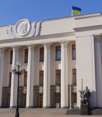 Глава фракции БПП допускает продление сессии Рады до сентября