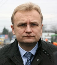 Мэр Львова хочет, чтобы Порошенко одновременно был и президентом, и премьером