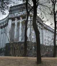Кабмин назначил награду госисполнителям за взыскание долгов