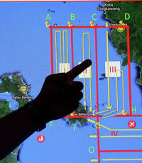 Спасатели предположительно получили сигналы «черных ящиков» лайнера AirAsia