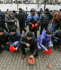 Шахтеры голодают у администрации Порошенко