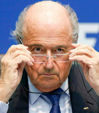 Блаттер признает ответственность за происходящее вокруг ФИФА