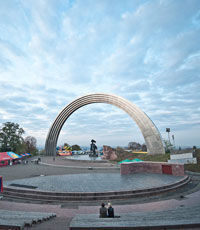 Министр культуры рассказал, что сделают с аркой Дружбы народов