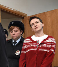 Суд в рассмотрит ходатайство защиты Савченко о переносе процесса в Москву