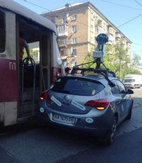 В Киеве автомобиль Google столкнулся с трамваем