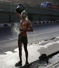 От жары в Индии умерли уже более 1370 человек