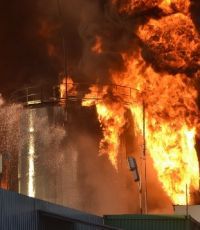 Жертвами пожара на нефтебазе под Киевом стали 4 человека