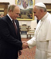 Папа Франциск подарил Путину медаль с ангелом-миротворцем