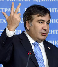 Саакашвили предложил Пьехе зарабатывать в Сывтывкаре