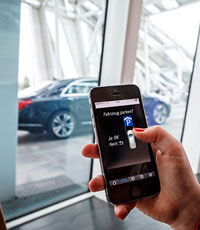 Daimler и Bosch научат машины парковаться без водителя