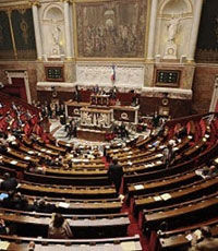 Парламент Франции предлагает правительству снять санкции с РФ