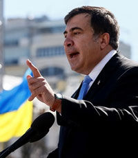 Саакашвили: решение Яценюка парализовало растаможку товаров