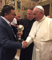 Фельдман пригласил Папу Римского Франциска в Украину