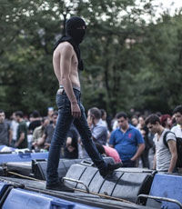 Полиция начала разгон протестующих в центре Еревана