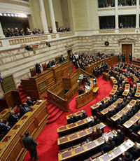 Парламент Греции одобрил условия третьего пакета помощи