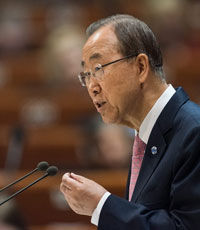 Генсек ООН призвал правительства отпускать отцов в декретный отпуск