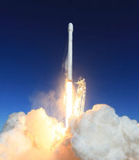 SpaceX во второй раз посадила ступень ракеты на космодром