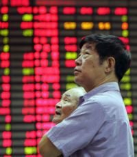 Китай потратил на поддержку фондового рынка более $200 млрд