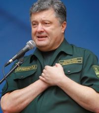 Порошенко: Украина не приемлет давления в вопросе проведения выборов на Донбассе