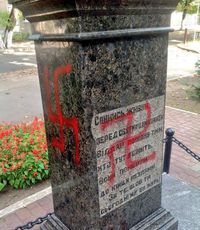 Кабмин: Почти 140 памятников деятелям коммунистического режима демонтированы в 2015 году
