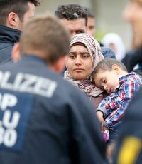 В ходе беспорядков в лагере для беженцев в Германии пострадали 14 человек