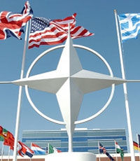 НАТО: интервенцию альянса на Украину невозможно представить