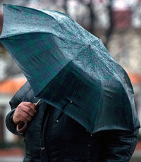 В Украину идут дожди и штормовой ветер