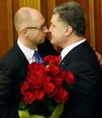 Порошенко предложили назначить Яценюка послом в России