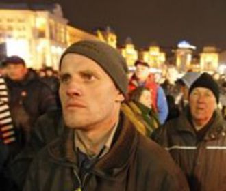 На Майдане началось анонсированное организацией "Революционные правые силы" вече