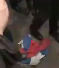 Парасюк сорвал российский флаг с консульства России во Львове